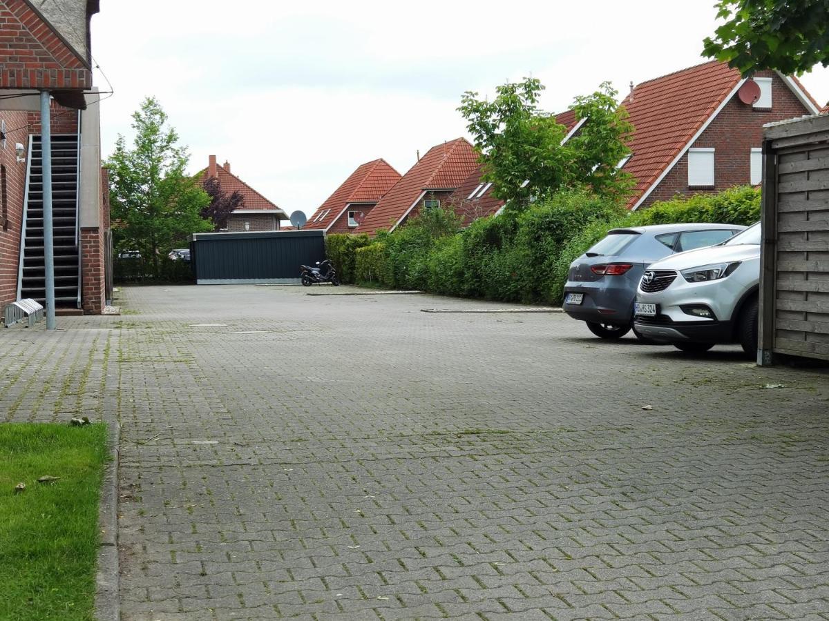 Schaake Hooksiel - Charmante Reetdachwohnung & Kostenfreier Parkplatz Exteriör bild
